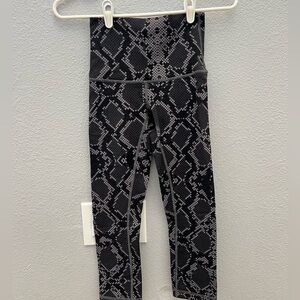 LuluLemon Capri Leggings